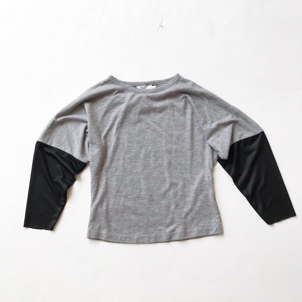 epk gray/black colour block long sleeve top GUC 5T